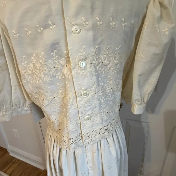 Vintage 80s Eyelet Prairie Bridal Dress Ivory Puff Sleeve Formal Cottagecore - Picture 6 of 16